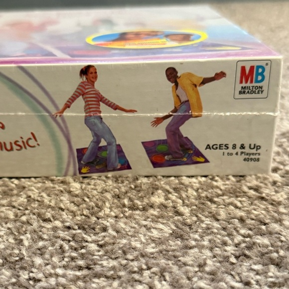 New sealed in box. Vintage Twister Moves game from 2003 - Picture 5 of 6